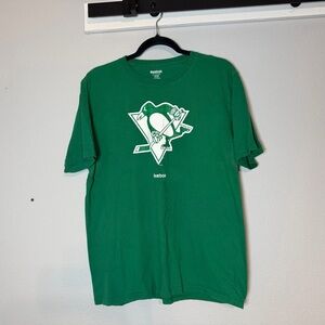 Pittsburgh Penguins St. Patrick's Day T-Shirt Size Large Green Short Sleeve
